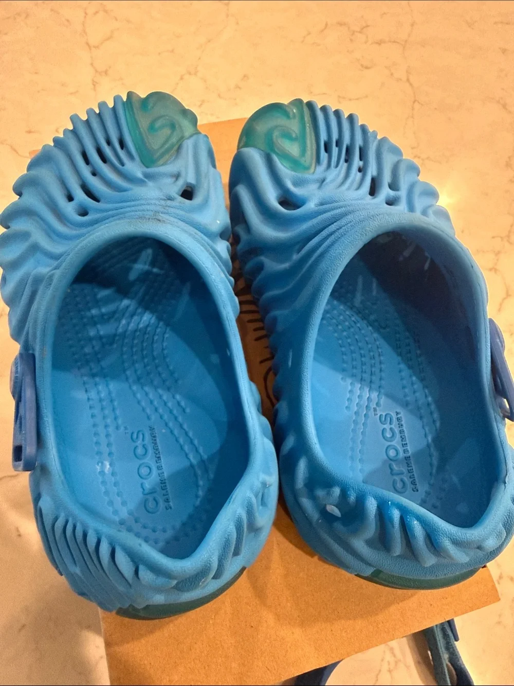 Little Kids C11 Salehem Bembury Crocs in Blue cannot be worn with straps